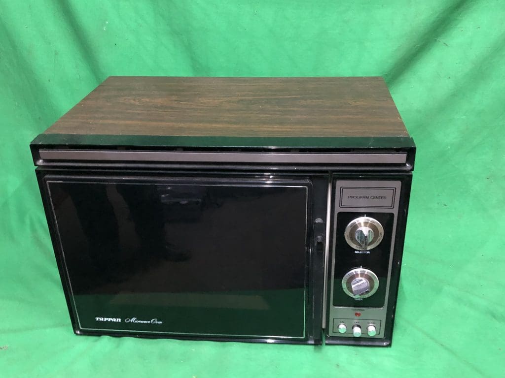 THBAMWT04 Tappan American microwave oven • Trevor Howsam Limited