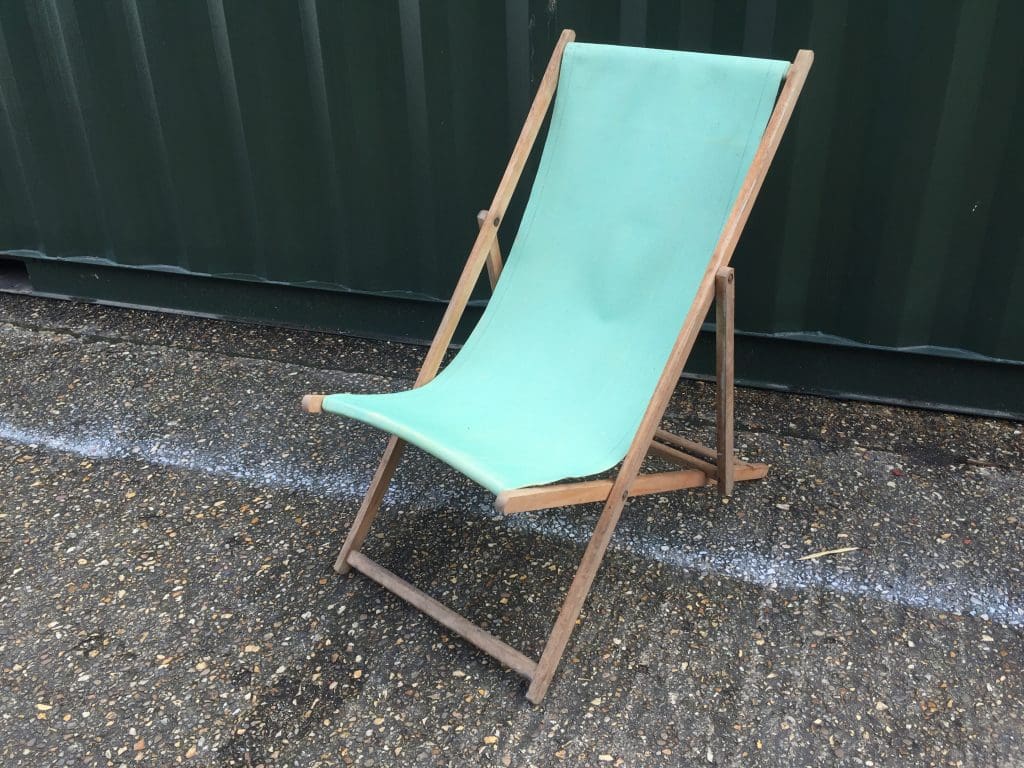 THBGWD01 green canvas deck chairs assorted types • Trevor Howsam Limited