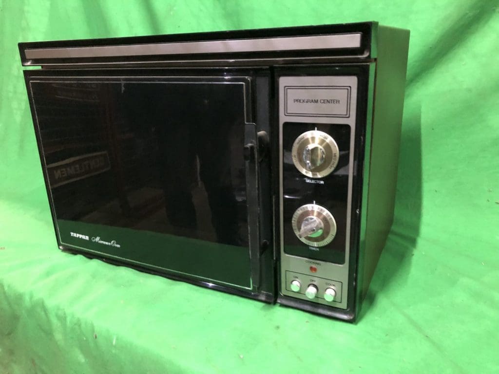 THBAMWT04 Tappan American microwave oven • Trevor Howsam Limited1024 x 768
